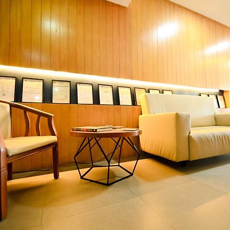Blue Harbor Hotel Calapan Luaran gambar
