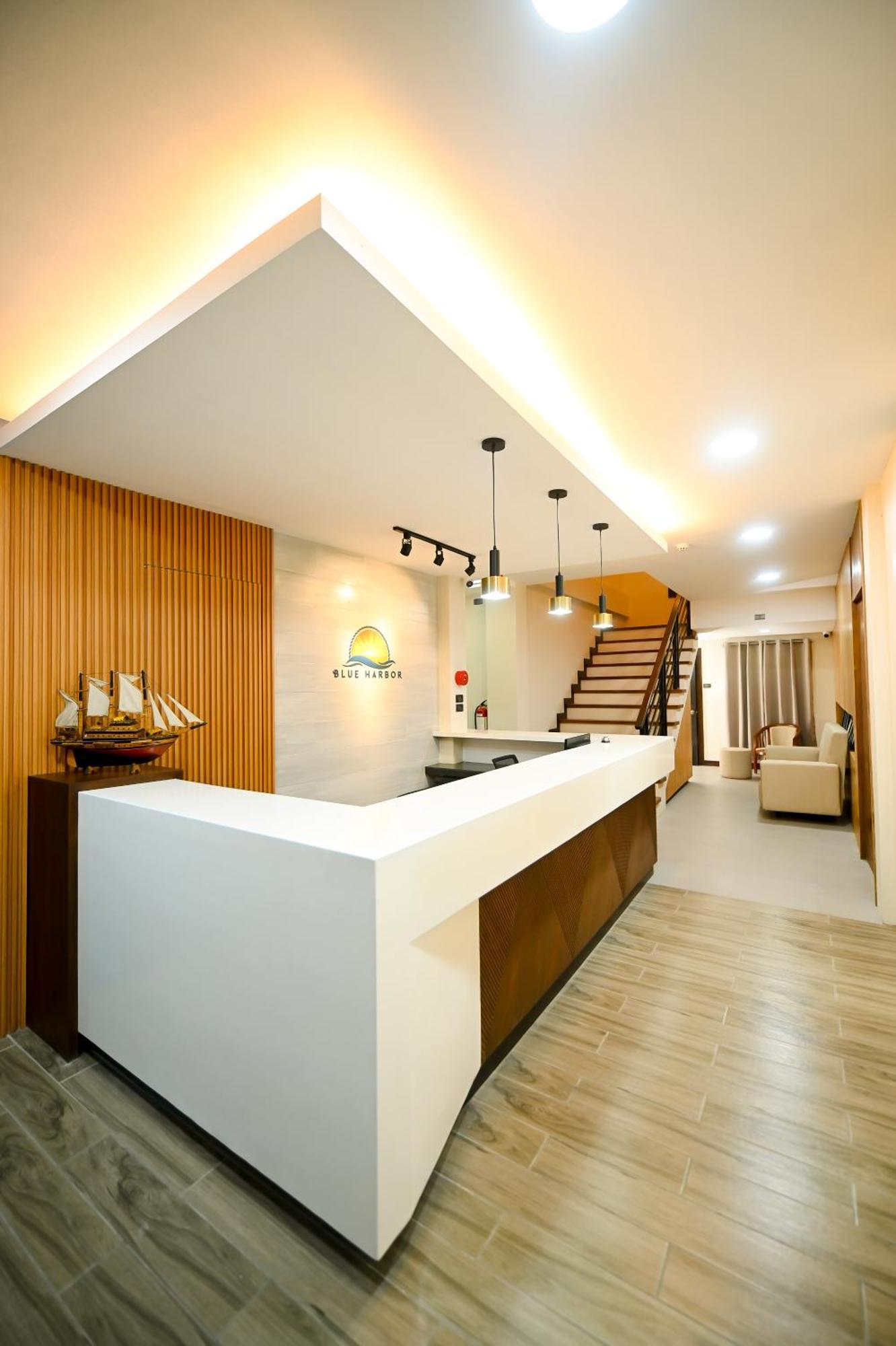 Blue Harbor Hotel Calapan Luaran gambar