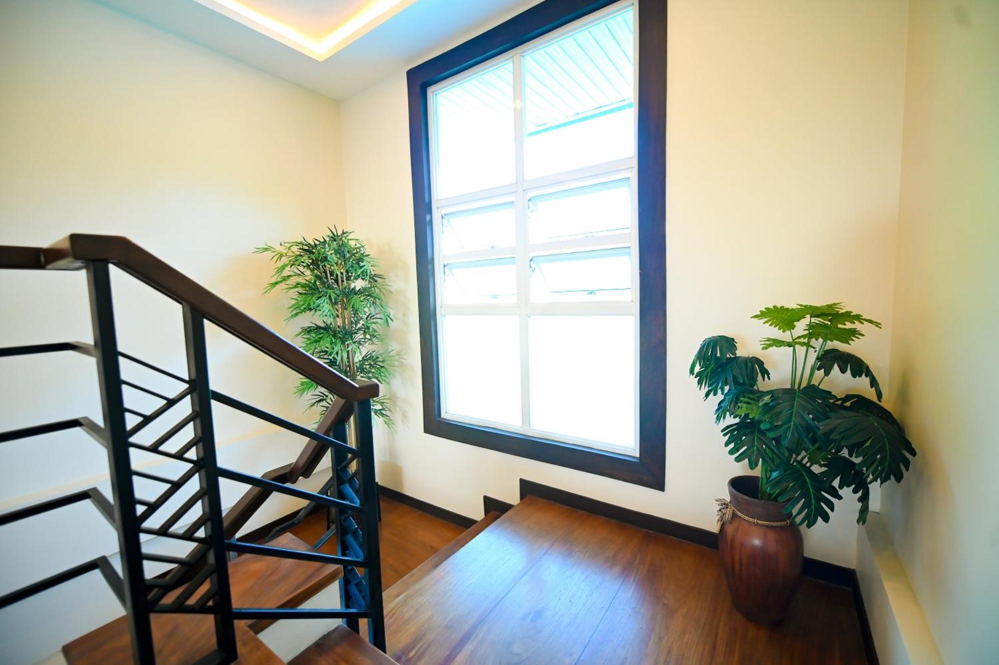 Blue Harbor Hotel Calapan Luaran gambar