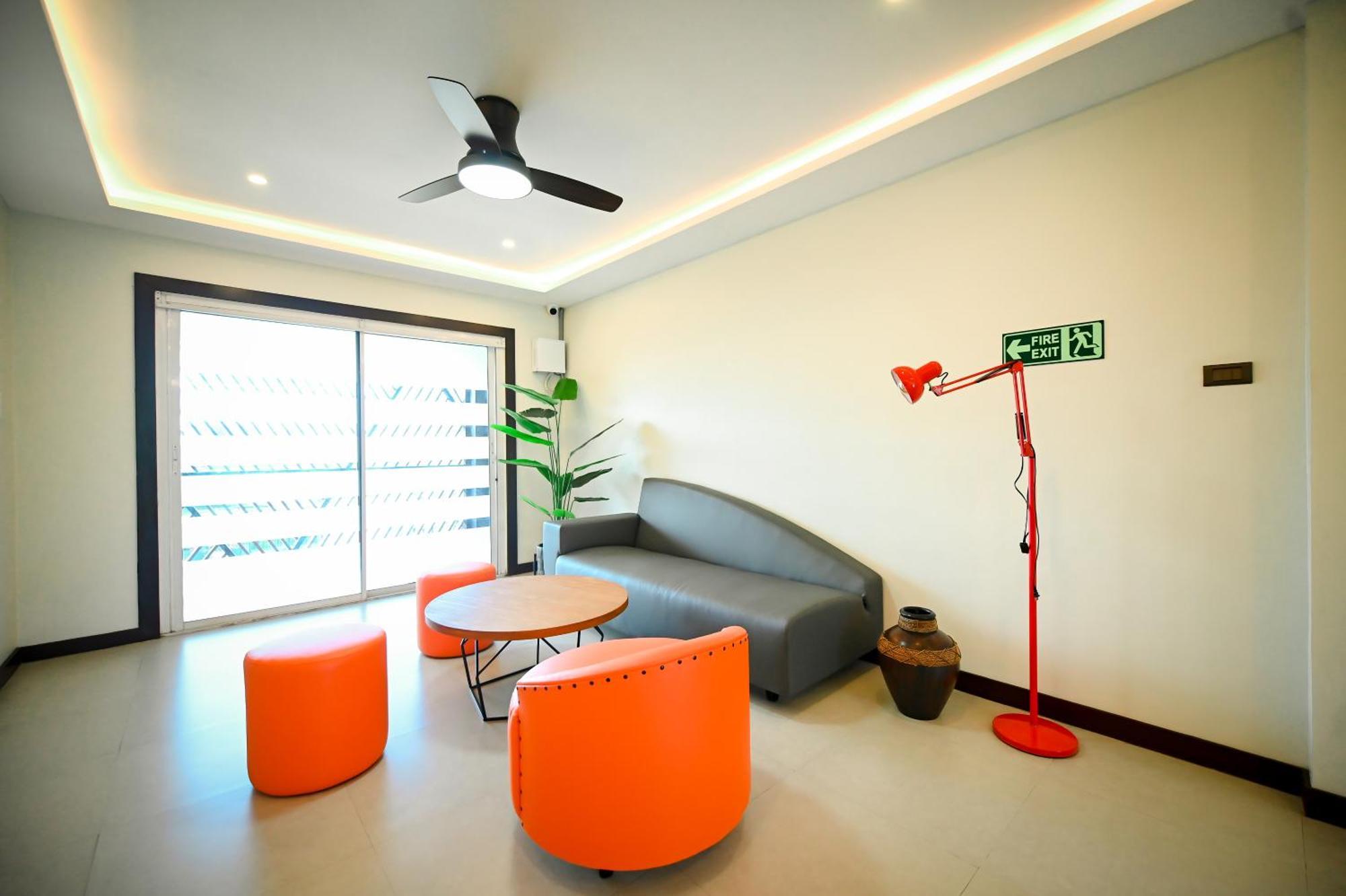 Blue Harbor Hotel Calapan Luaran gambar