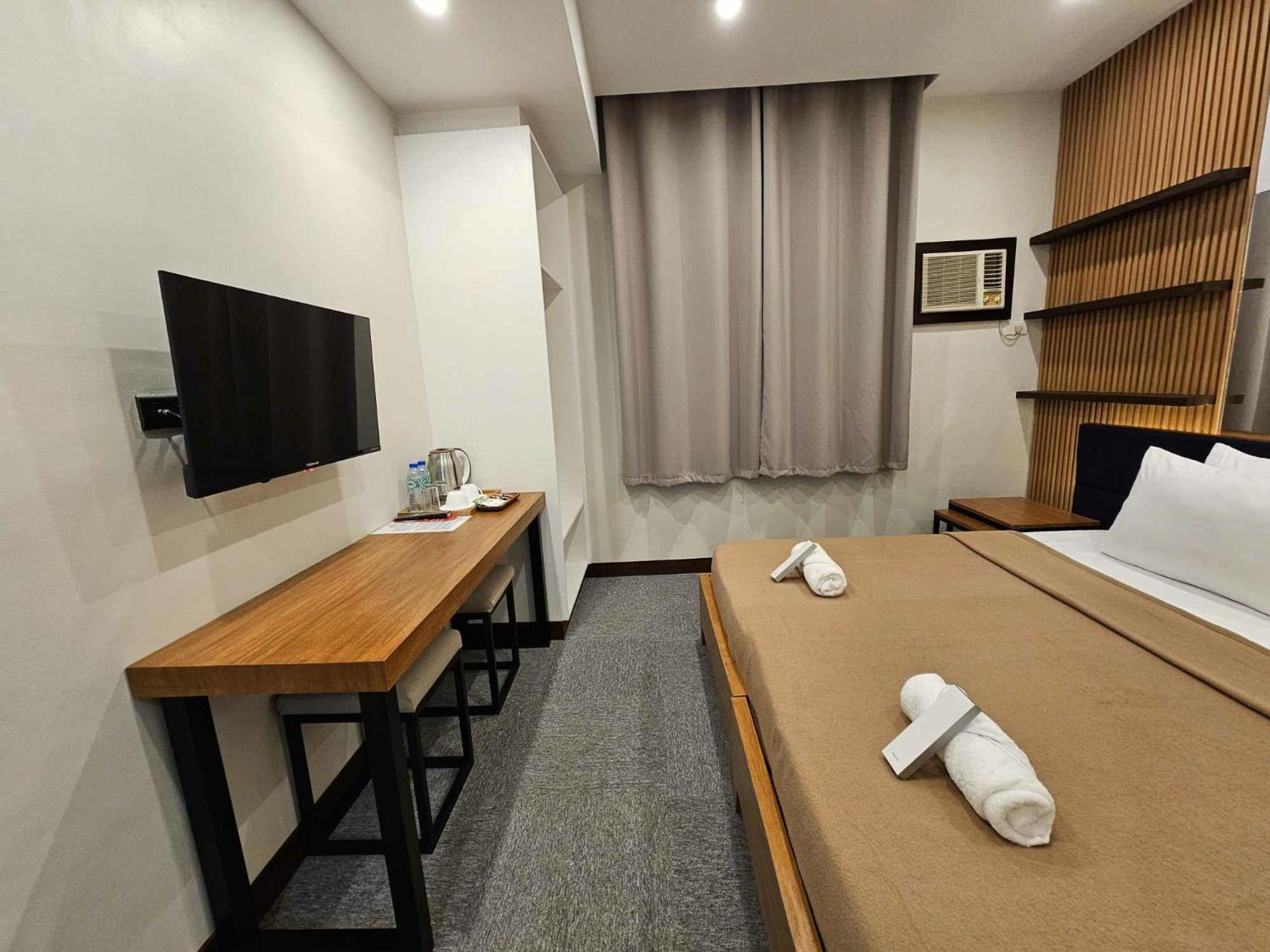 Blue Harbor Hotel Calapan Luaran gambar